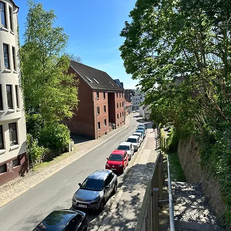 Zentrale Ferienwohnung - 24h Check-in Appartement *
